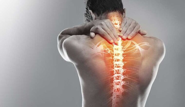 Силна болка в средата на гърба - признак на увреждане на гръбначния стълб